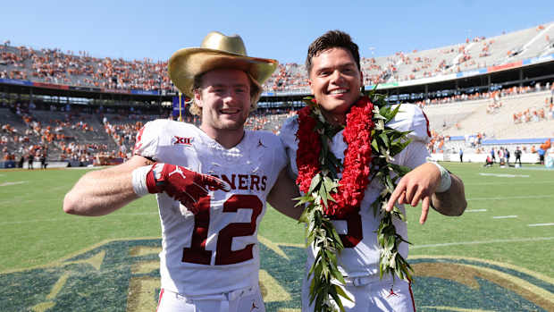 Dillon Gabriel, Drake Stoops